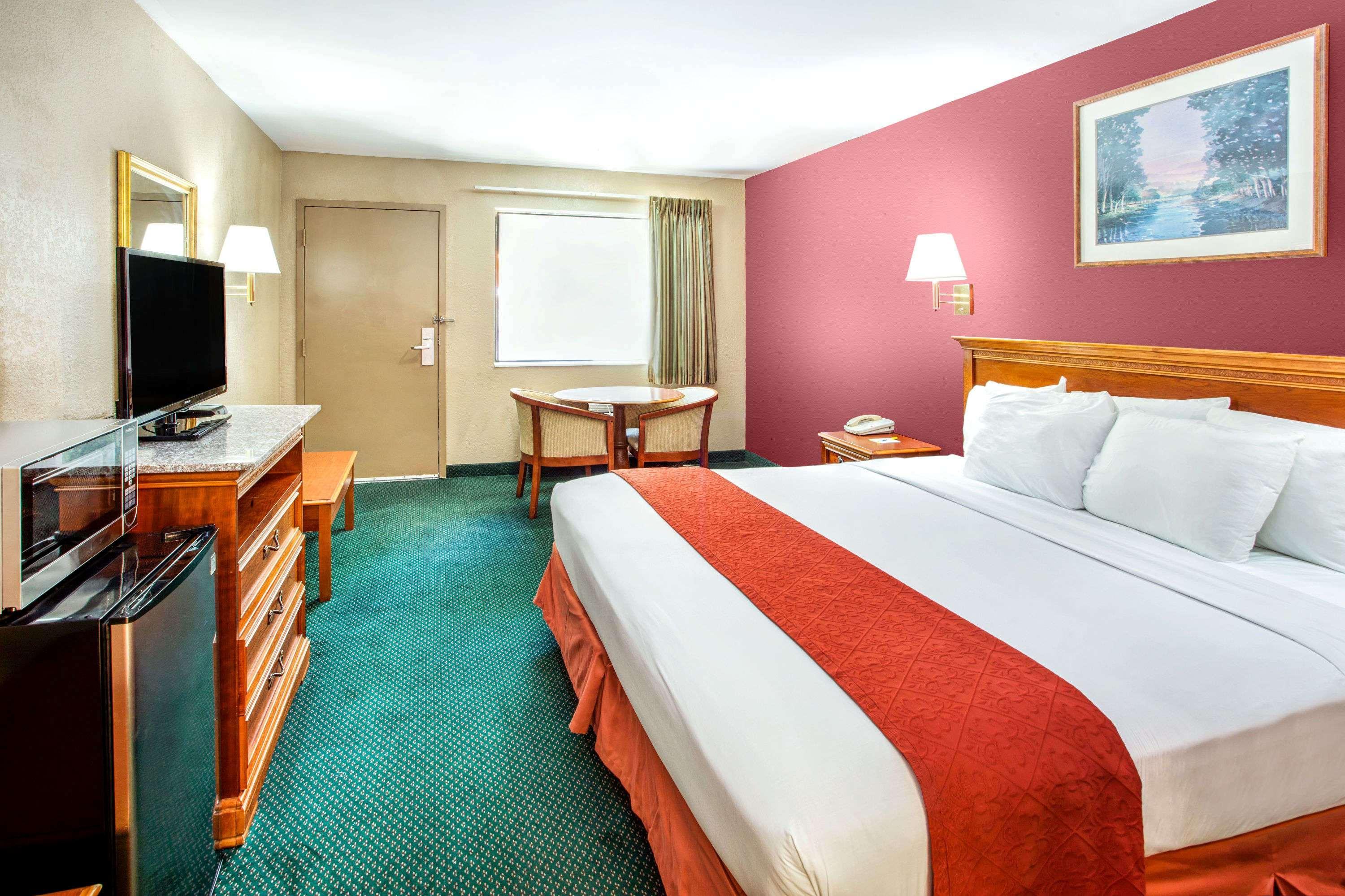 Days Inn By Wyndham Kennesaw Exterior foto